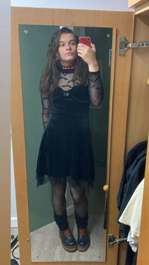 pettin th dog is EASY and FREE an u should do it pls pls pls pls pls 