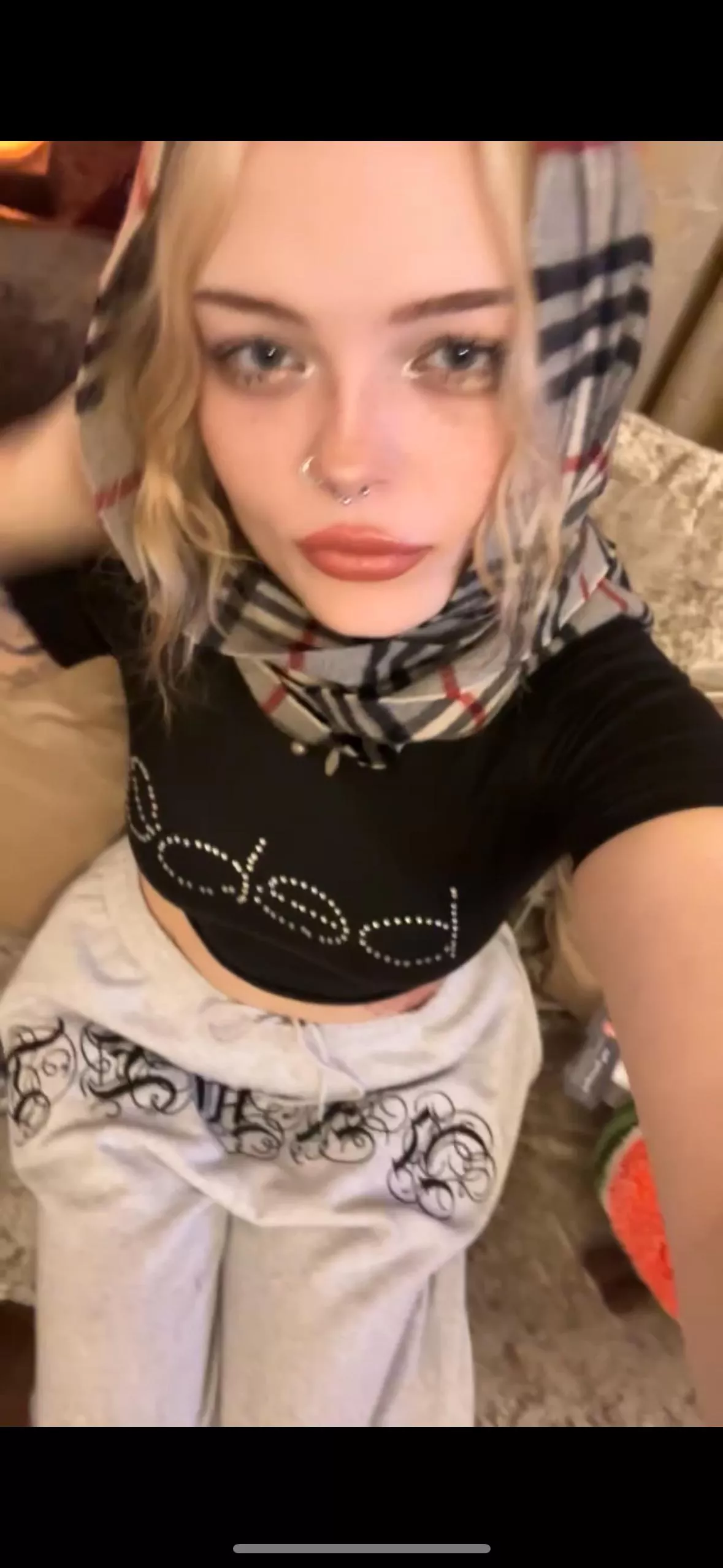 Pretty British bimbo brat to ruin you completely <3