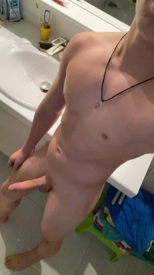 Rate this cock for me please ;)