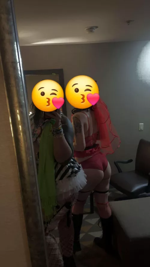 Rave babes looking for drink moneyyy ❤️