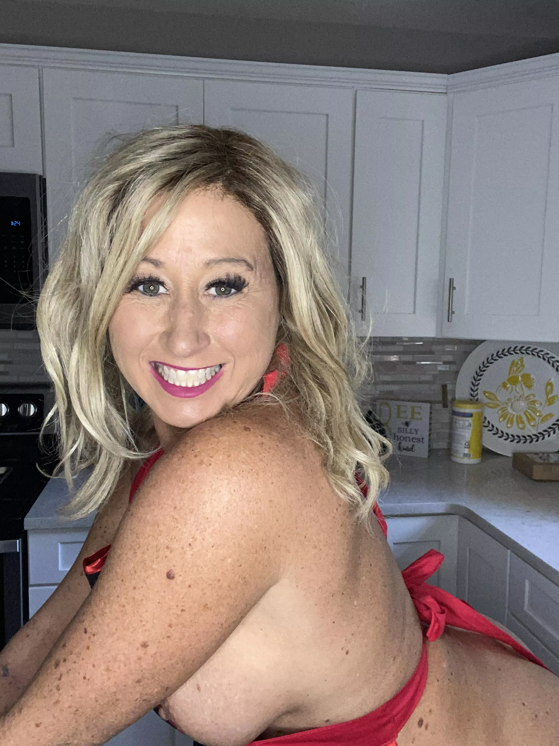 Remove this apron to see more freckles. 