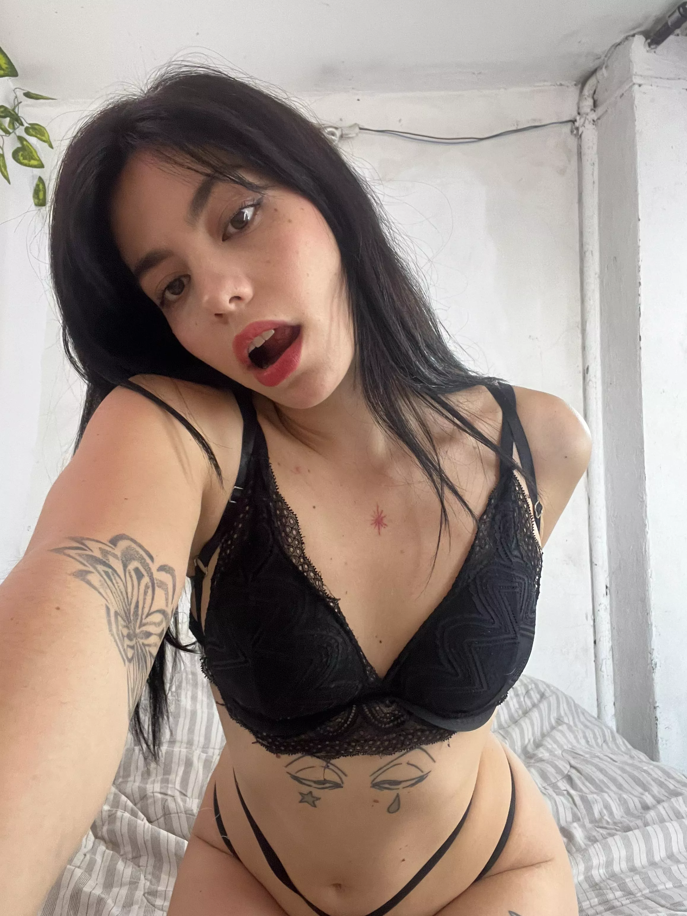 Seductive sophistication with this black lingerie.