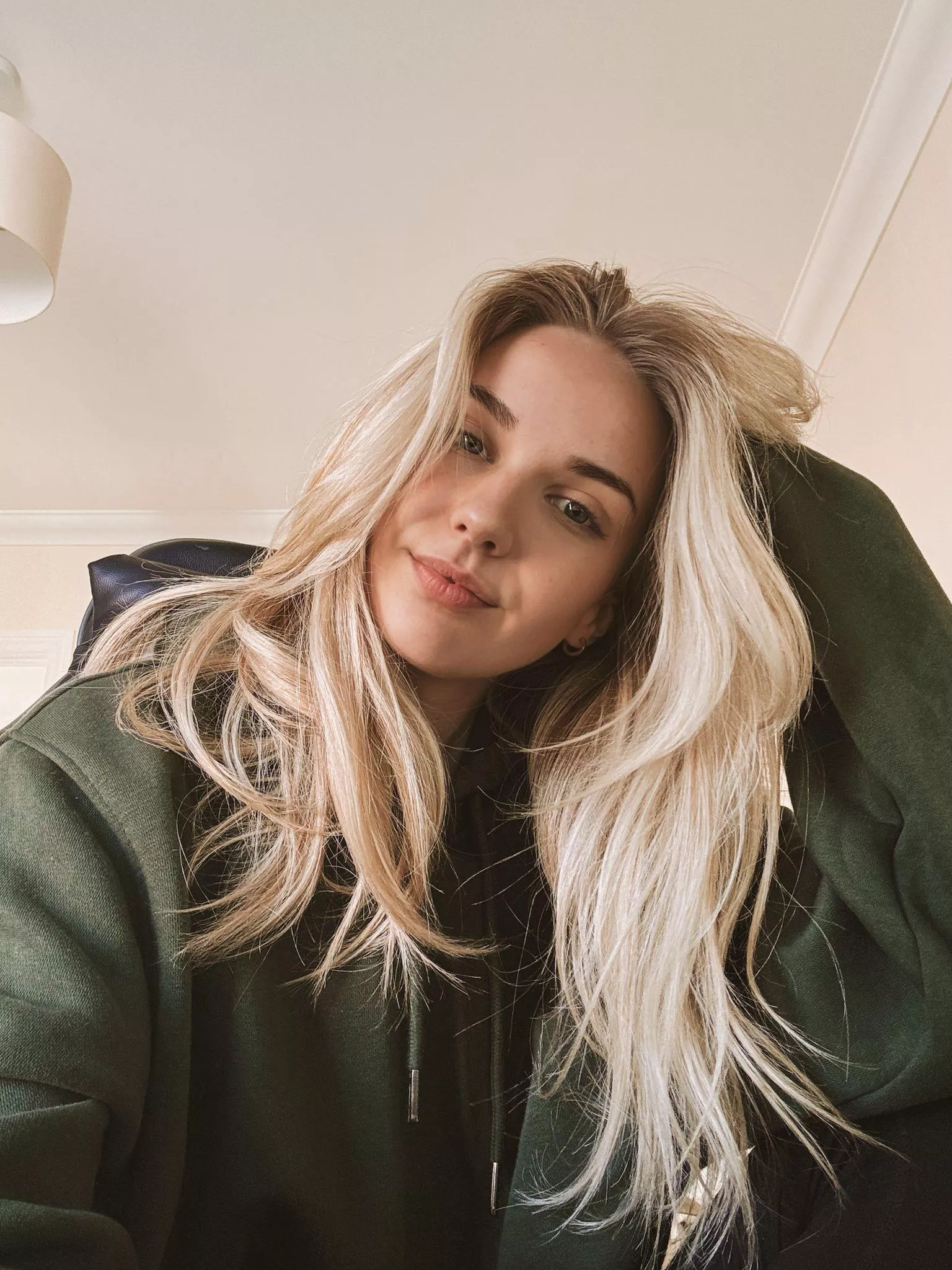 See how naughty I can be 