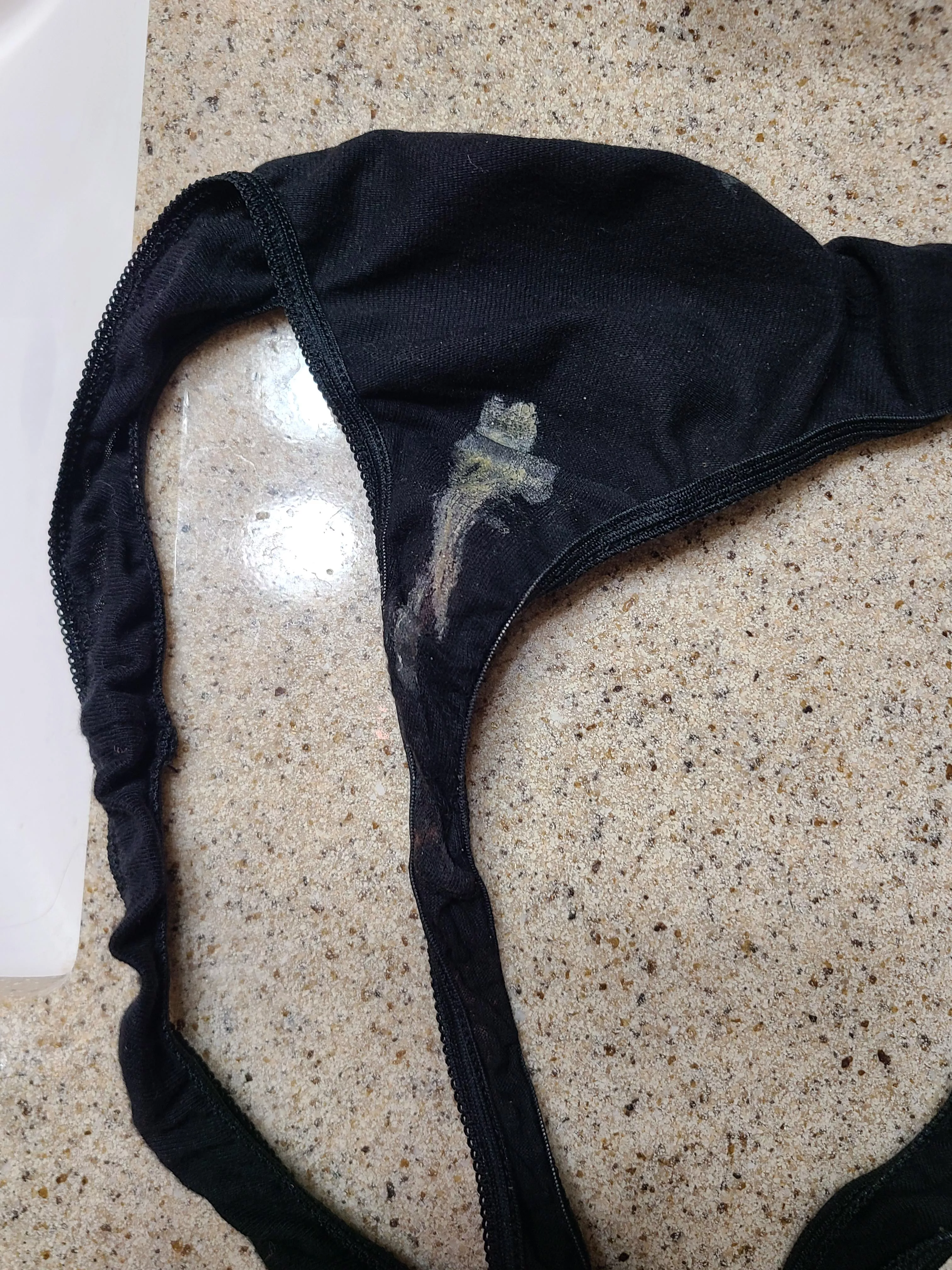 [Selling] [US] Milf here that gets turned on when men or women want to pleasure themselves with my panties!