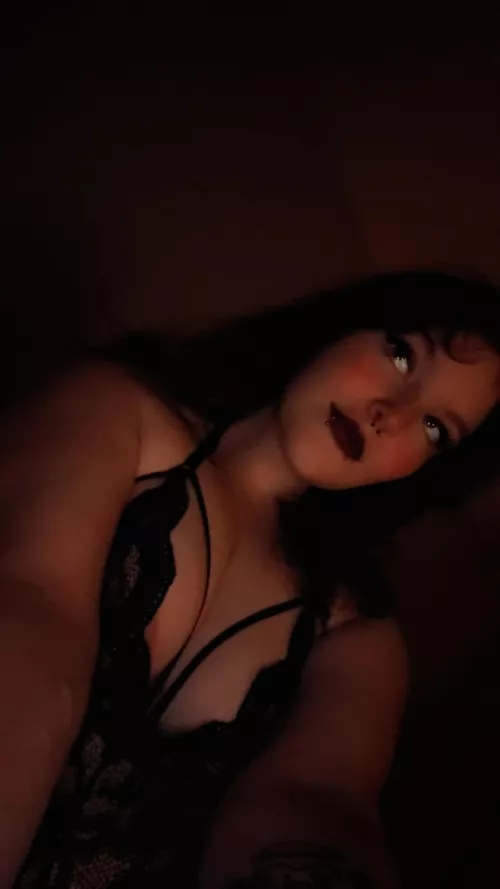 Something about sitting in candle light just hits different 