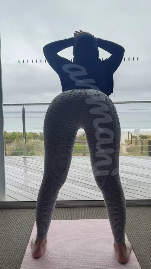 Spank me while the neighbours watch