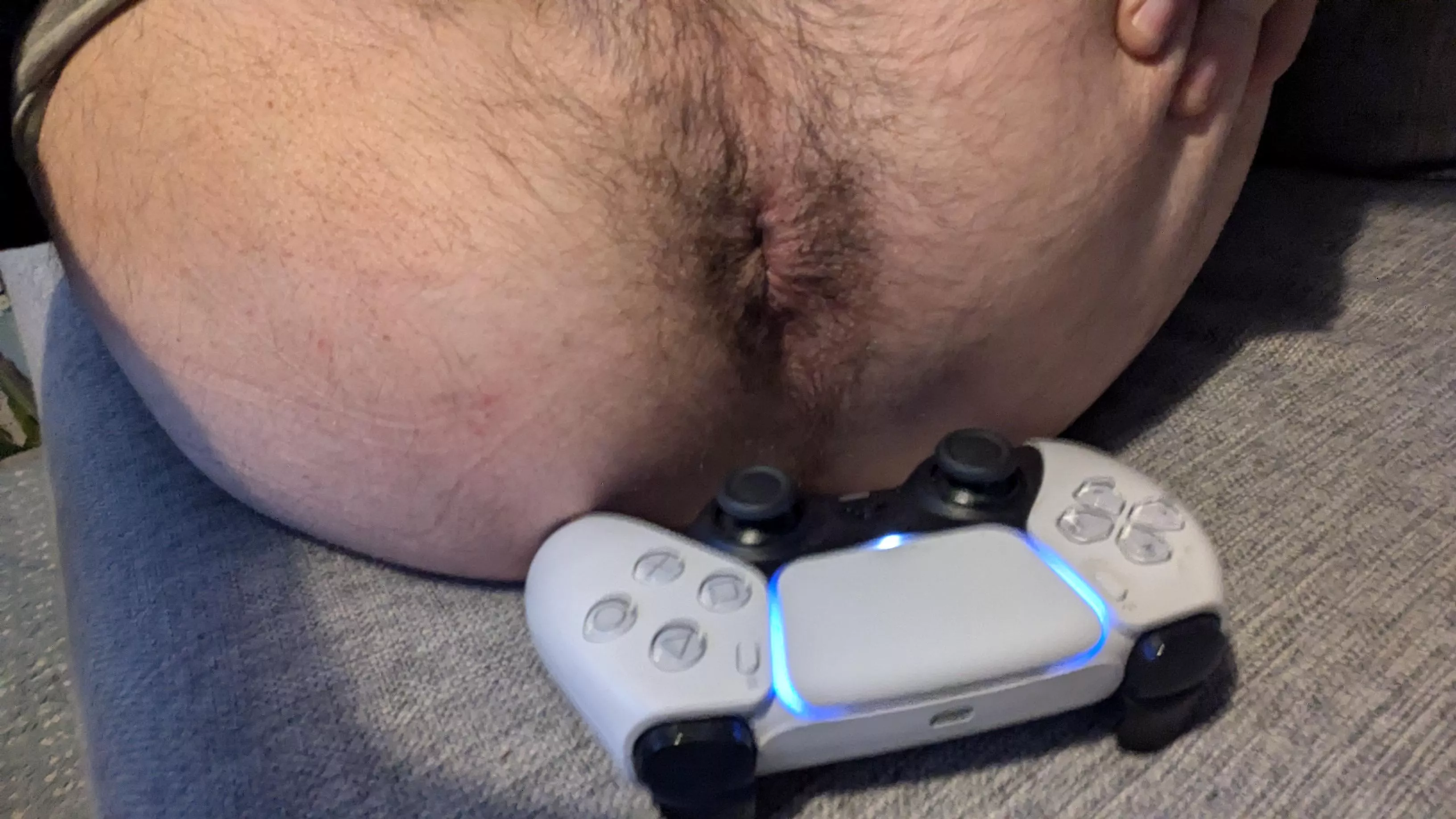Stinky hole and videogames 🎮 Wanna sniff?