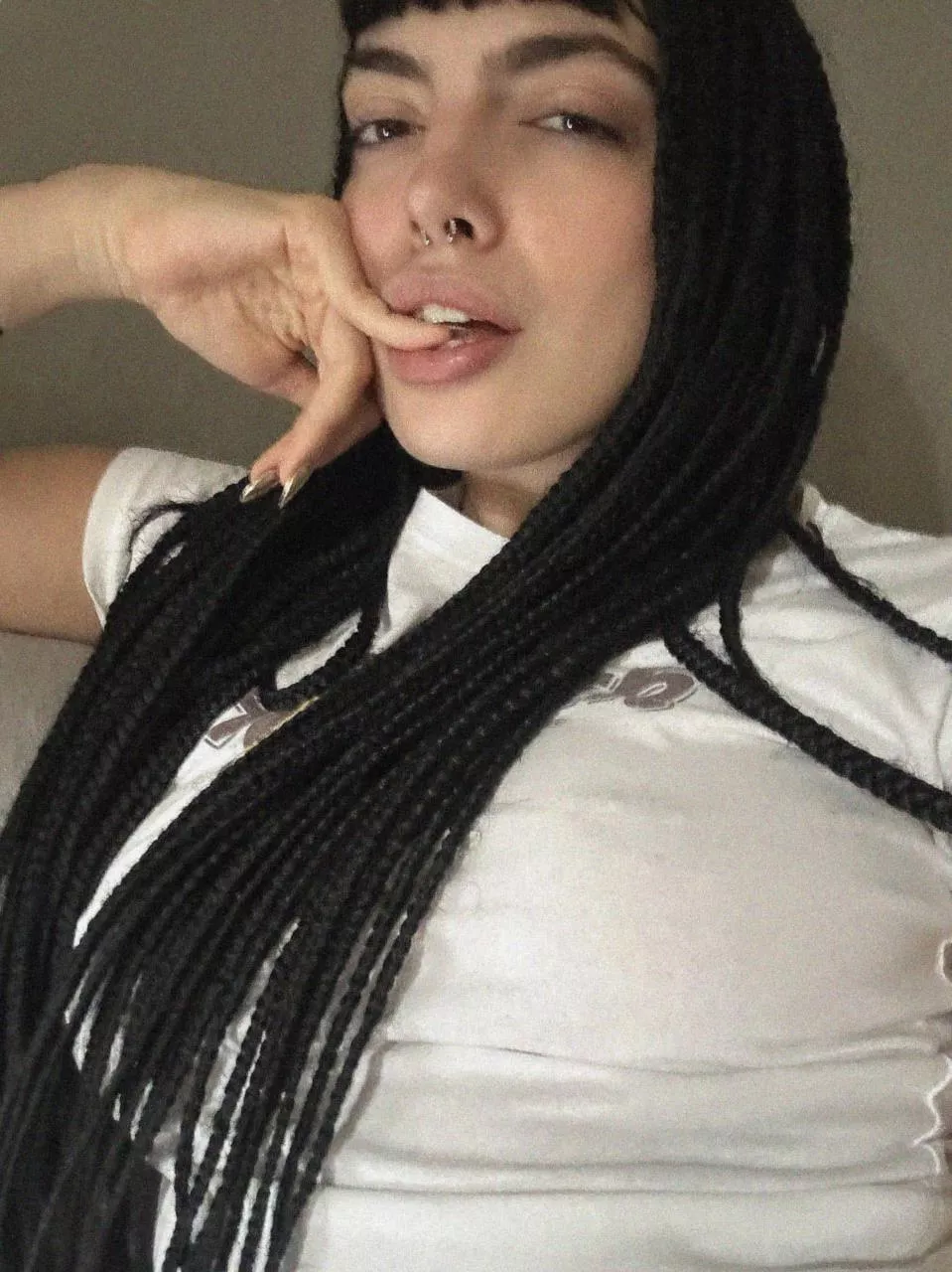 stuck inside with nothing to do... who wants to change that? 23f