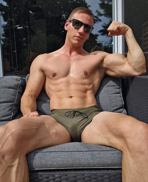 Summer party vibes with a bulge that can’t be ignored 😏.. Who’s ready to make a splash 😈..?