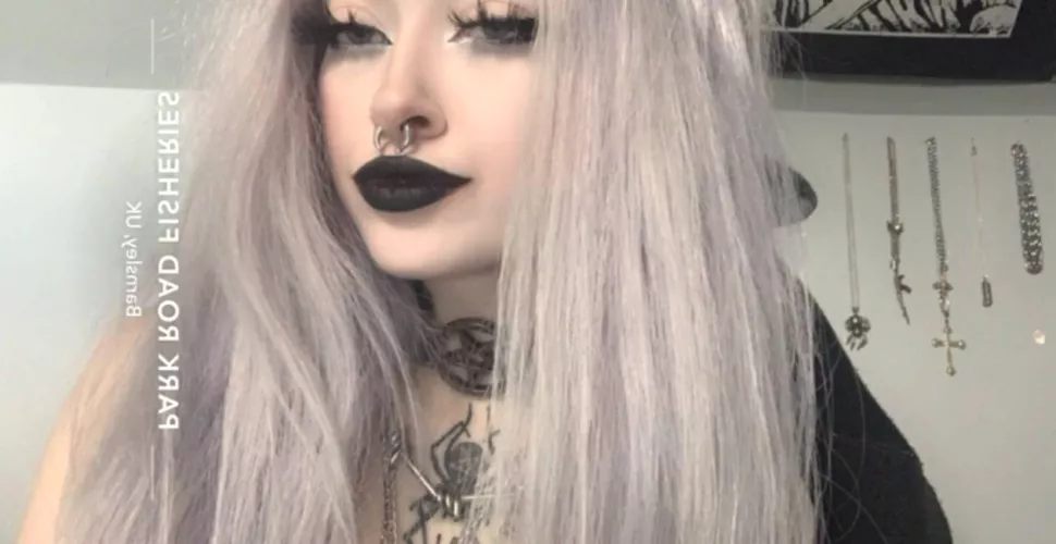 Tattooed goth chicks are the best