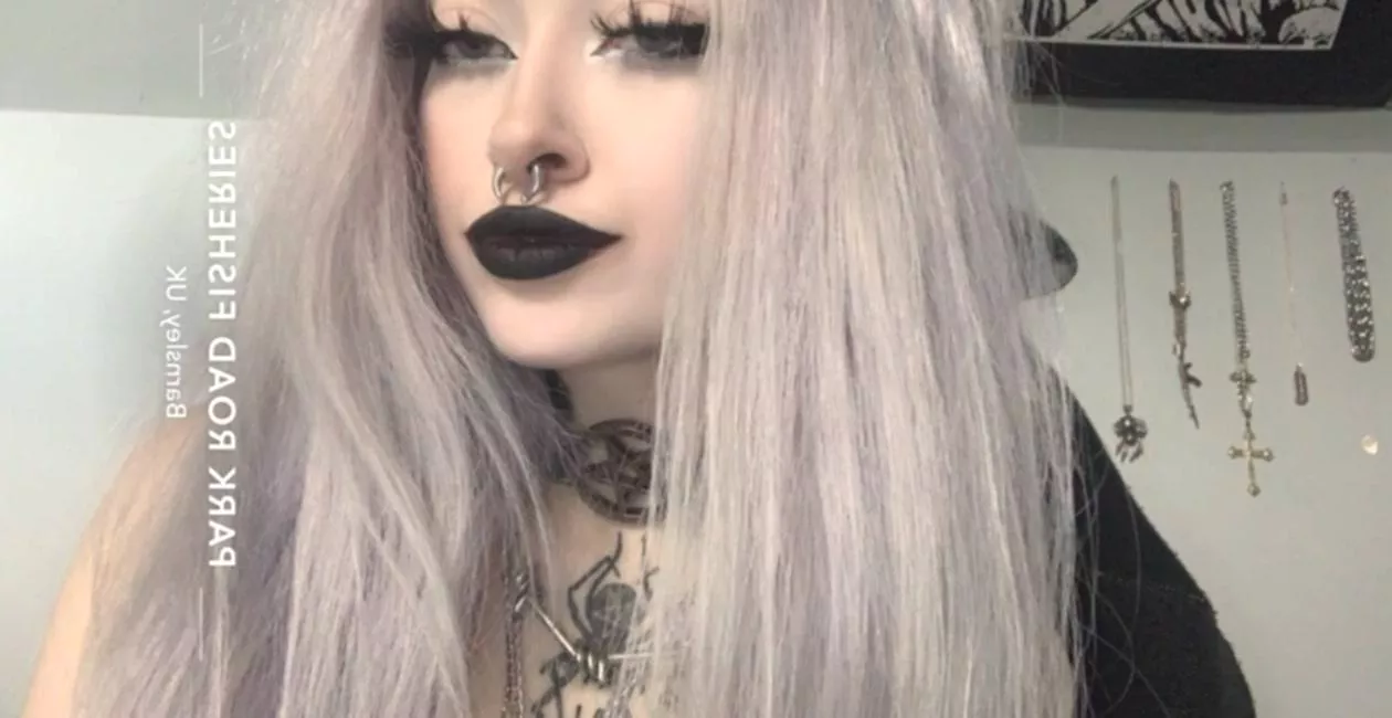 Tattooed goth chicks are the best