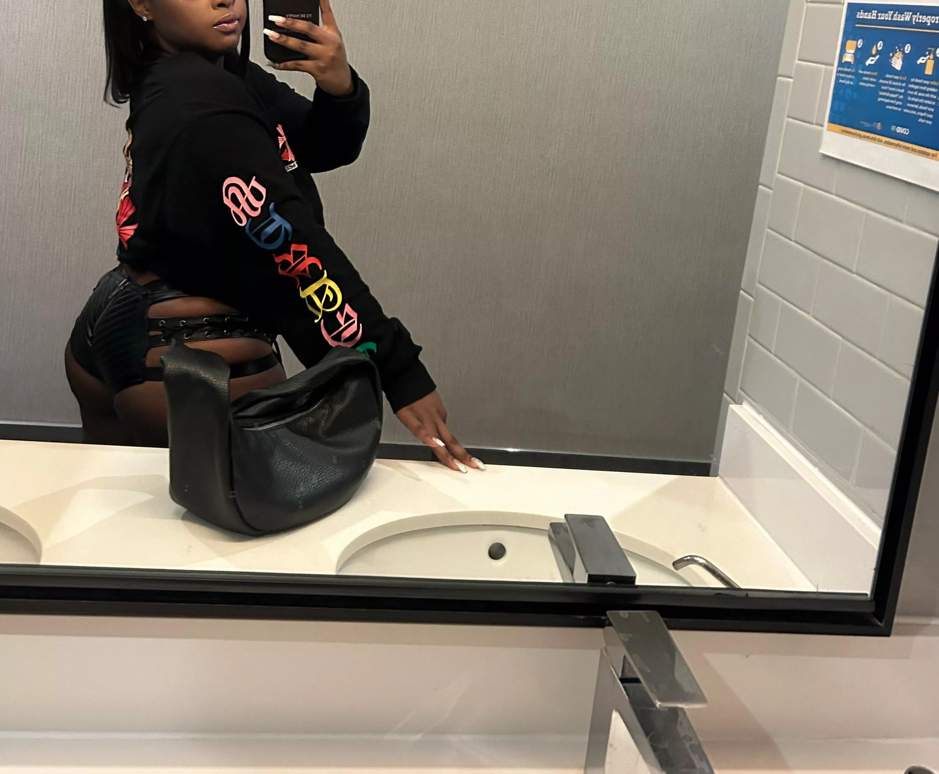 Tell and show me im your favorite 