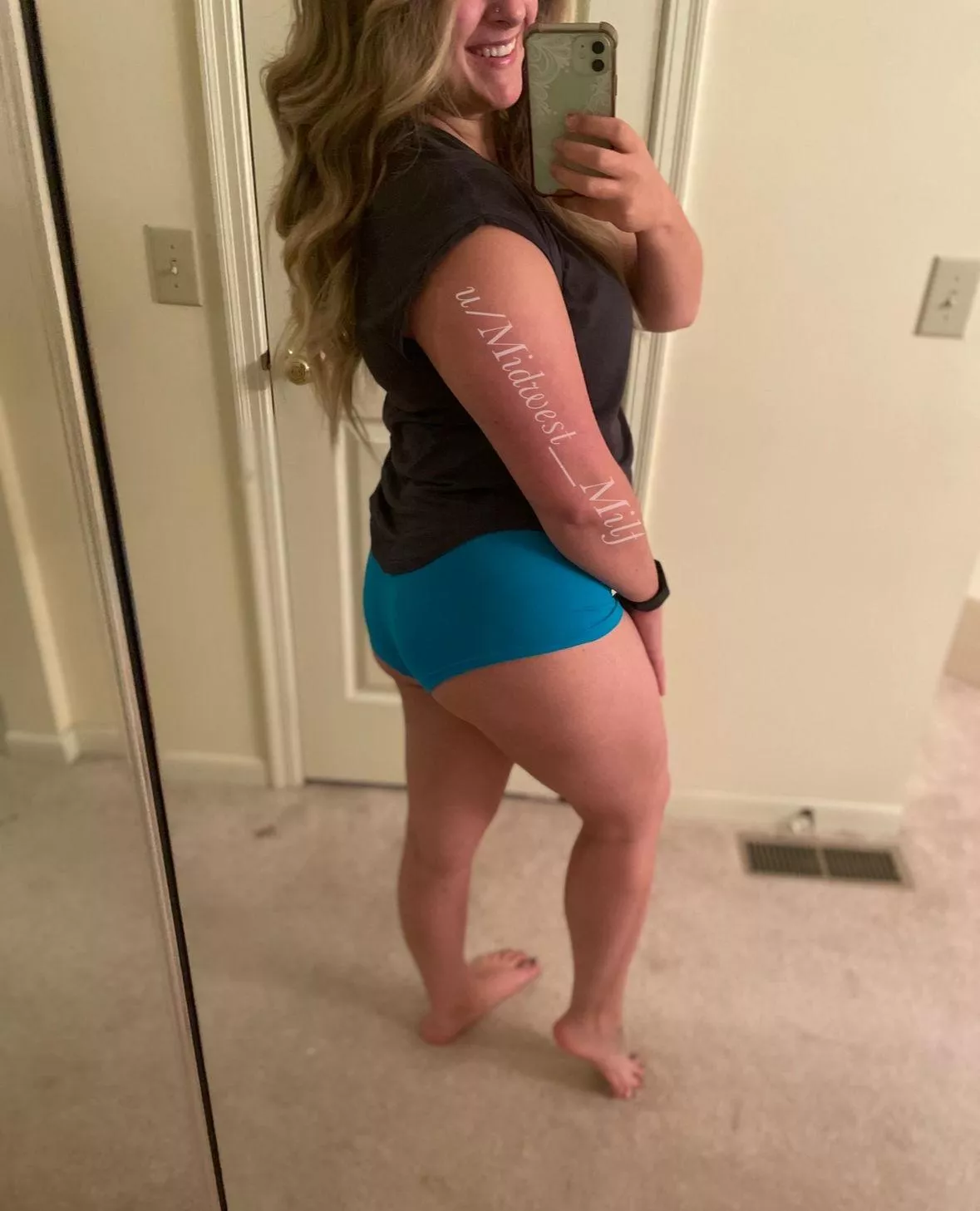 These bright blue boyshorts are included in my clearance panty sale! Certain pairs start at $20 for 24 hours , sale ends 11/5. Let's schedule a panty wear! [selling] [USA]