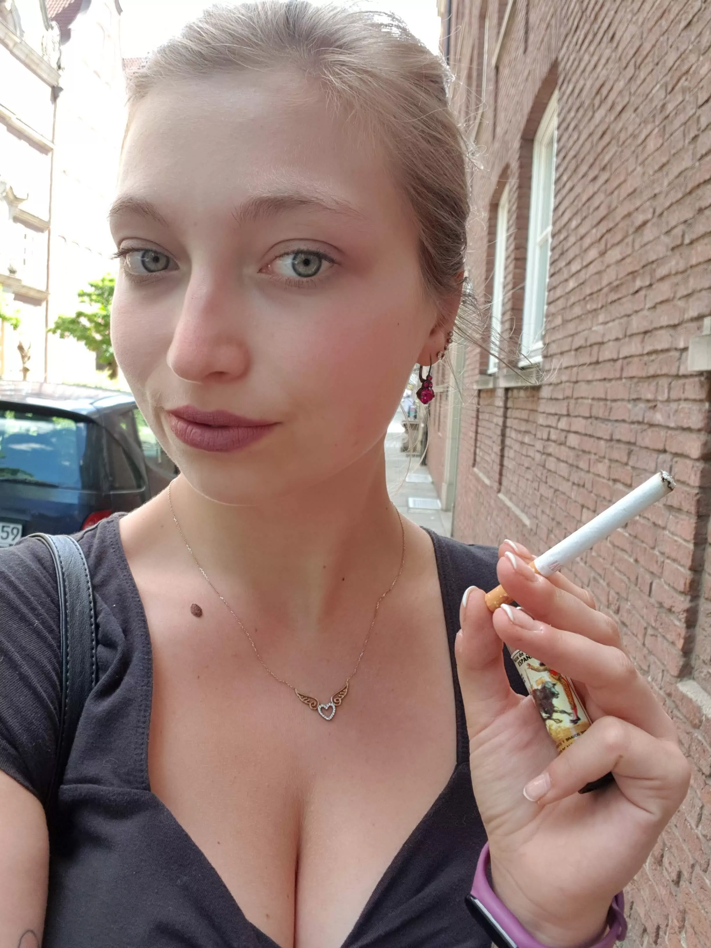 Throwback to 2018 – A peaceful moment in the city 🌿 #TBT 🚬