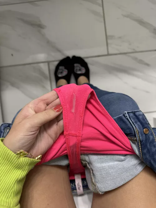 Waiting to be licked clean 👅💦