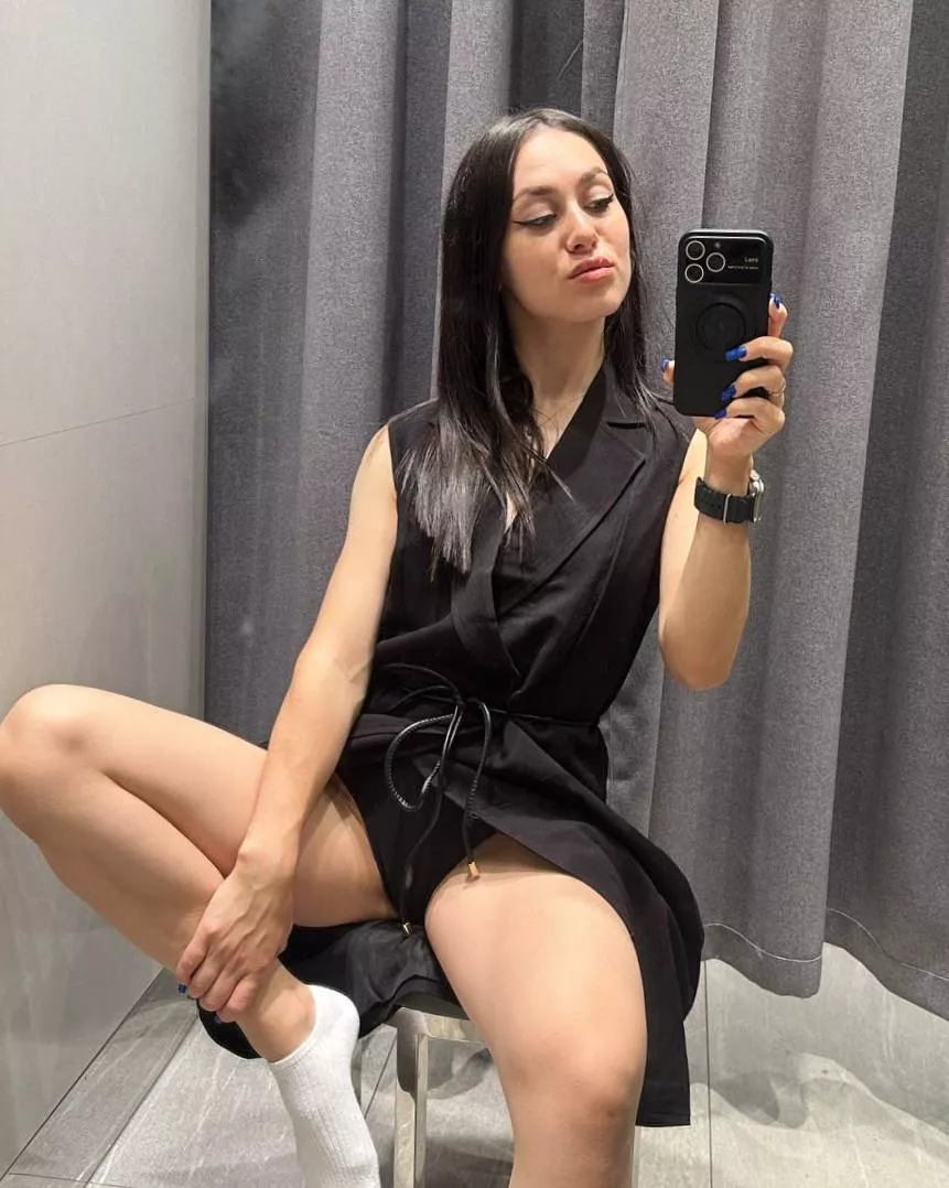 What a perfect changing room to fuck in