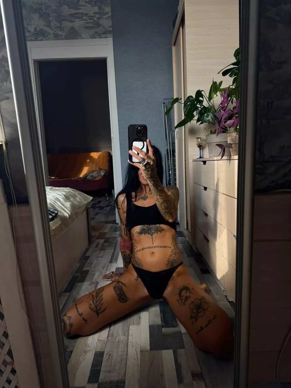 what do you find the most attractive in laid back girl?