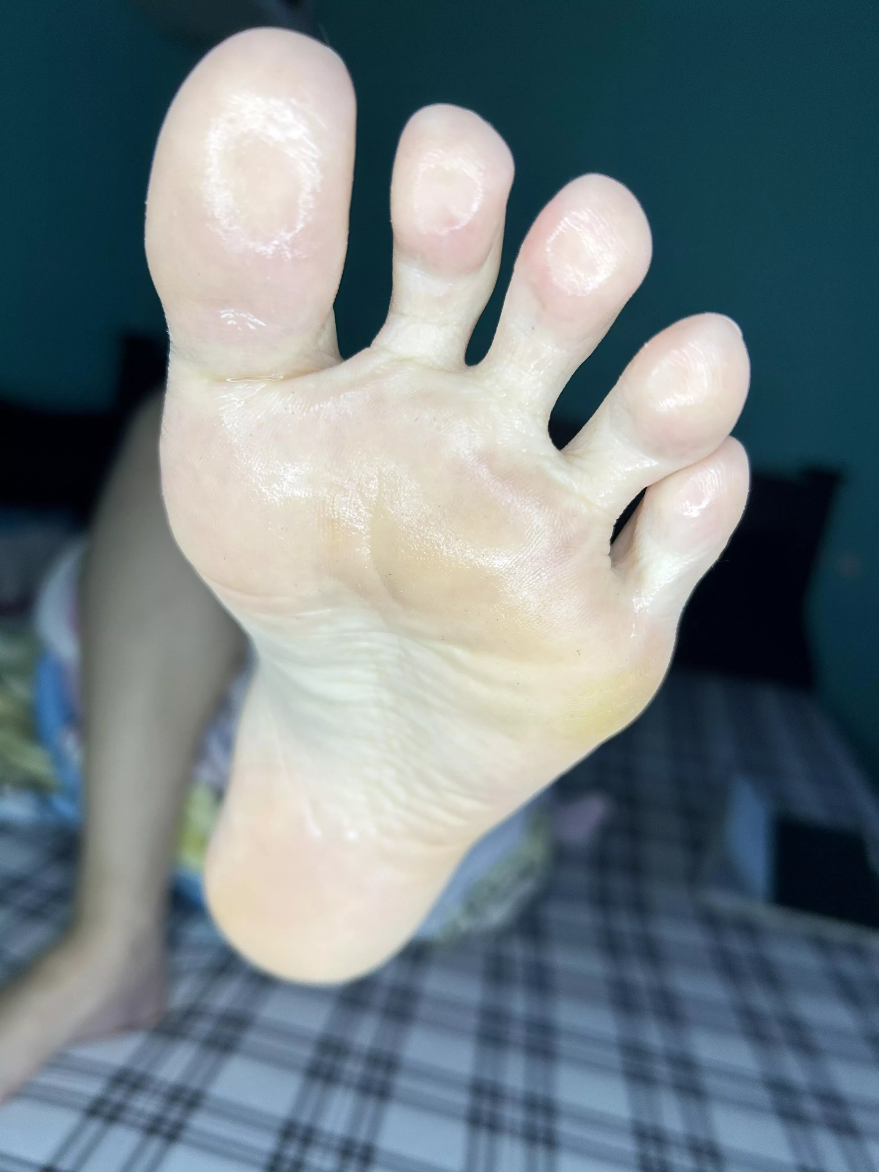 What will you do if my sweaty soles are in front of you? oc