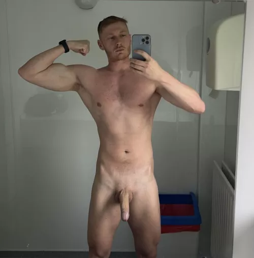 What would you do if you walked into the toilet to this 🫢😈