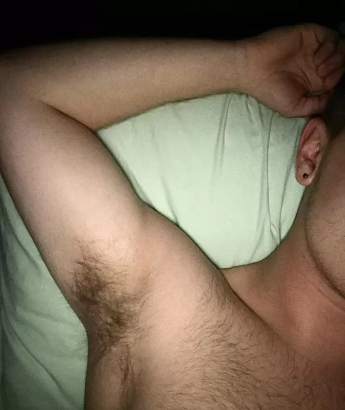 Who else loves getting hairy armpit pics from cute guys? 😜
