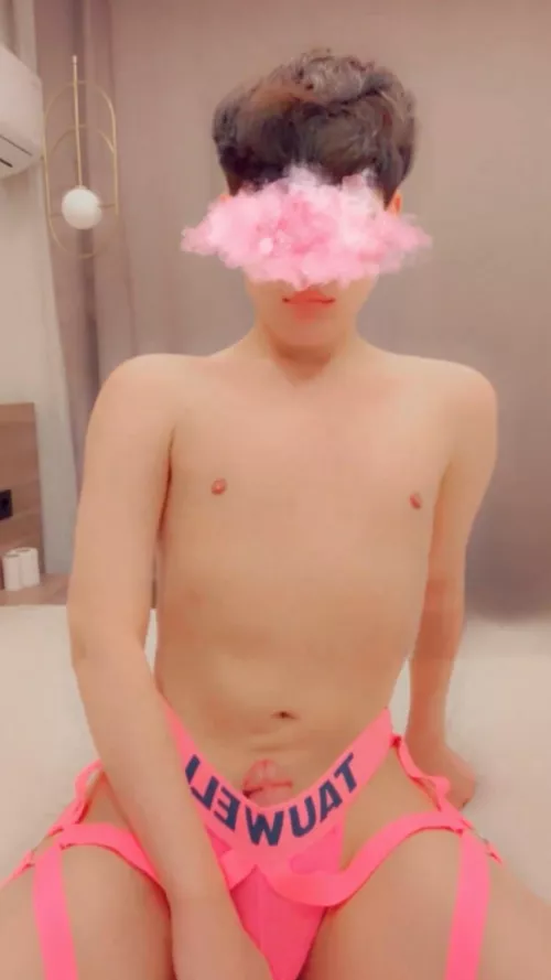 ‏Who wants to see it all? 