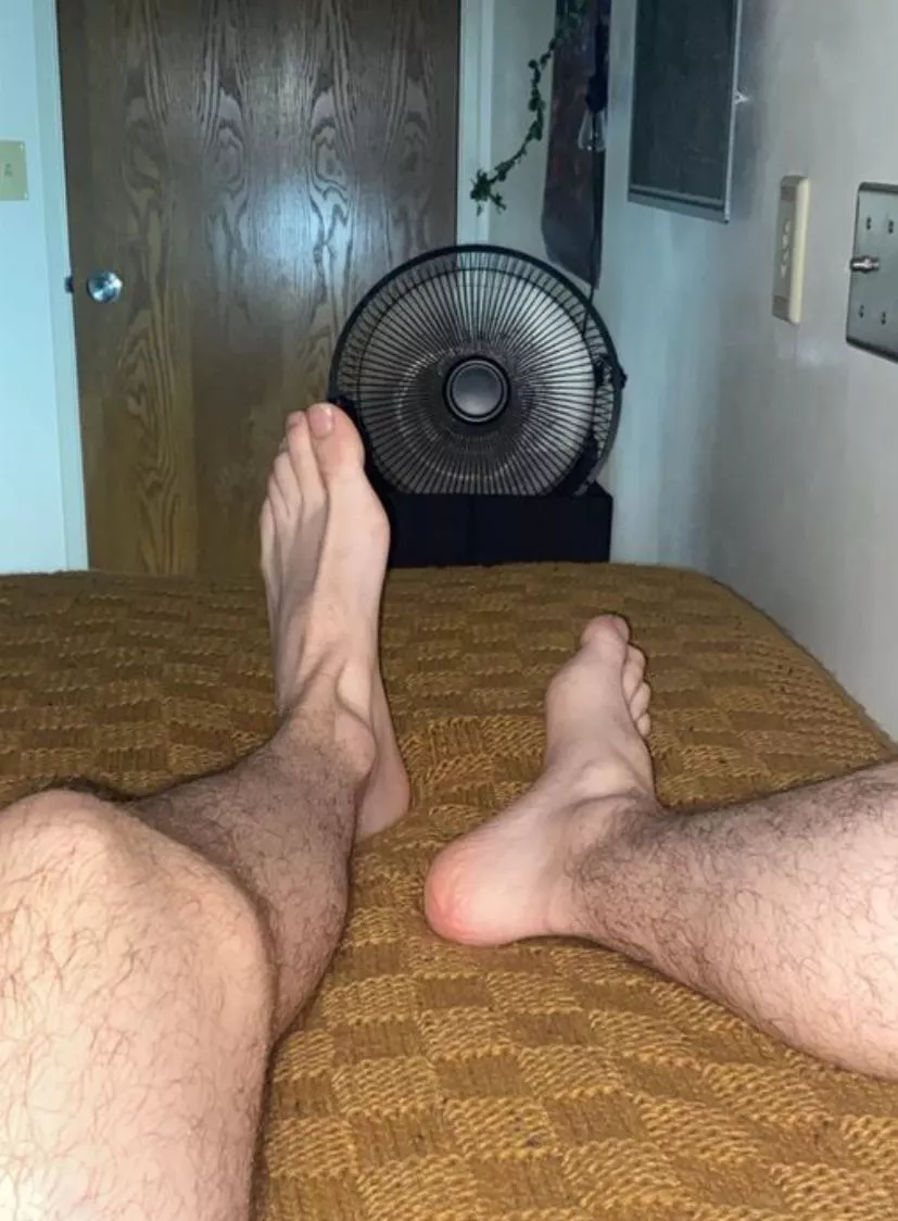 who’s coming to my dorm??