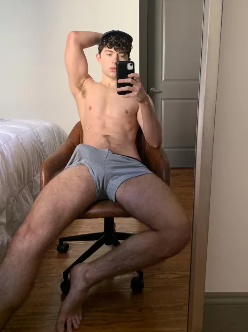 Who’s down to come get trapped between my hairy thighs 