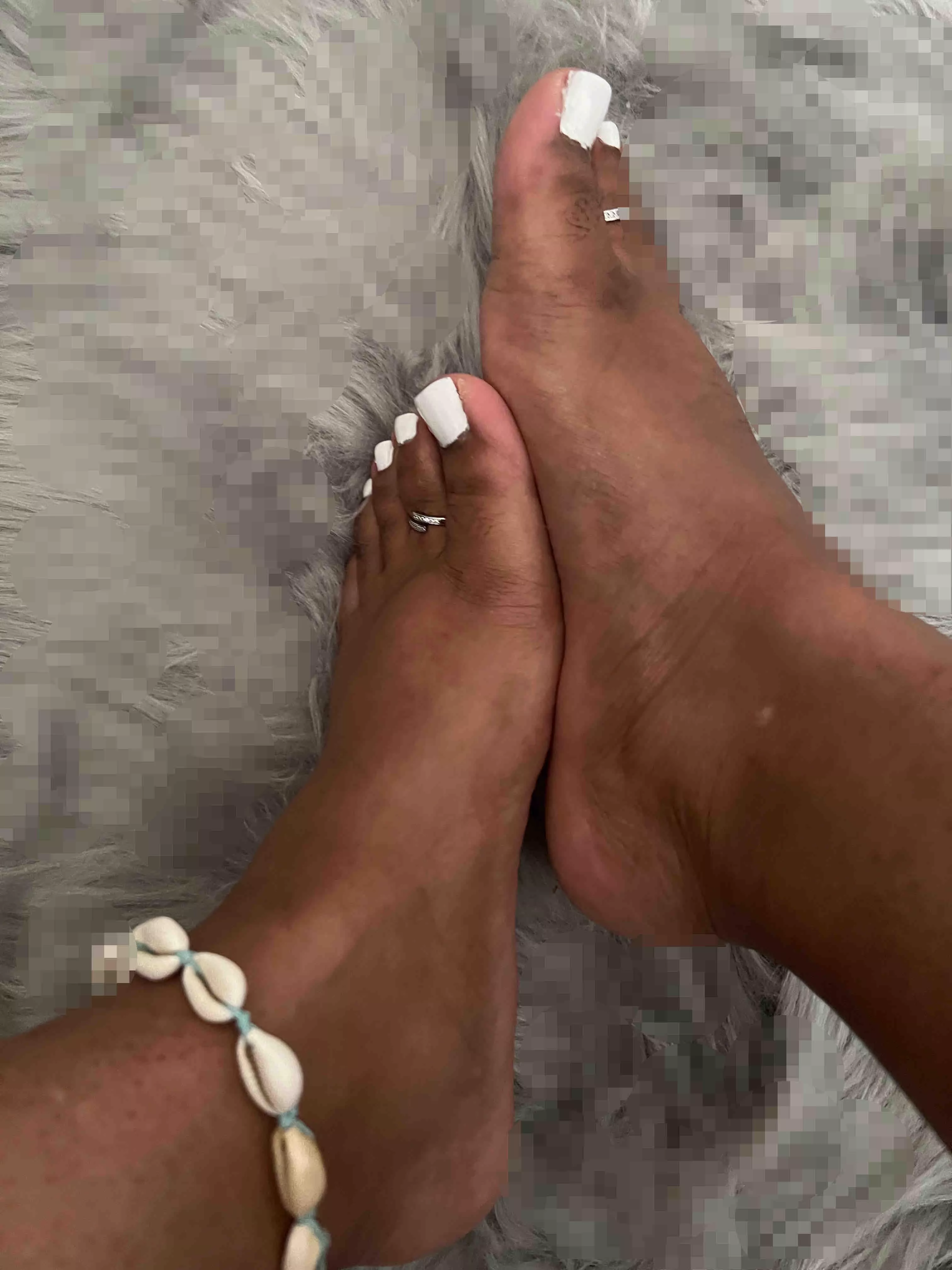 Worship my feet you foot freaks 