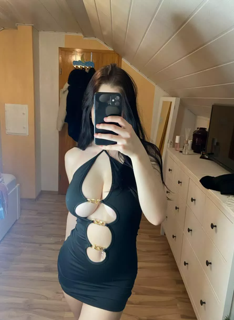 would you eat me out in this dress?