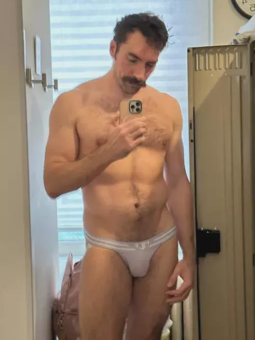 Would you get weak when showing off in person?