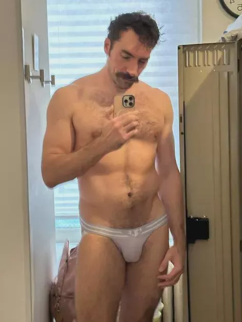 Would you get weak when showing off in person?