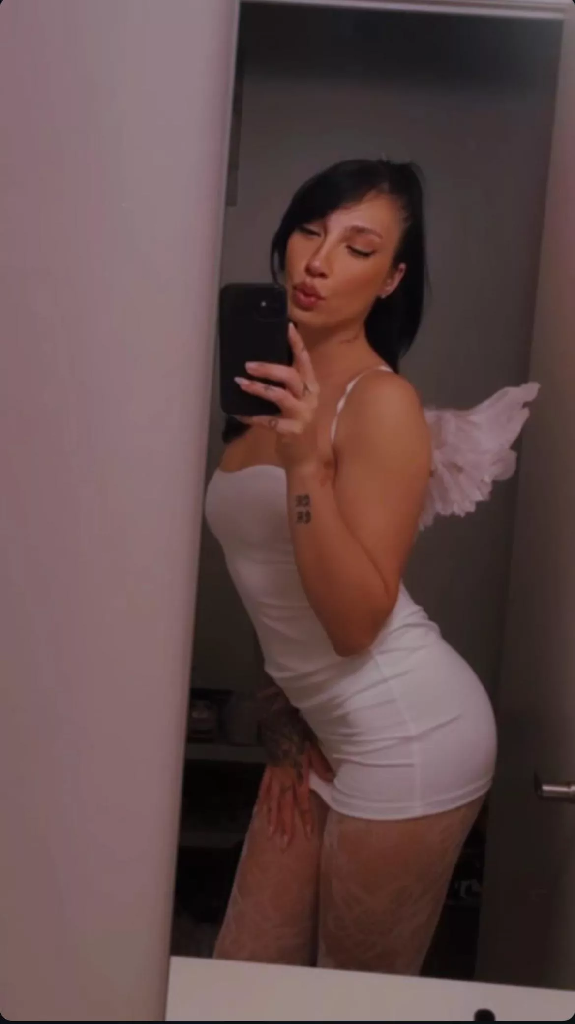 Would you give my gf a swollen belly or pullout ?