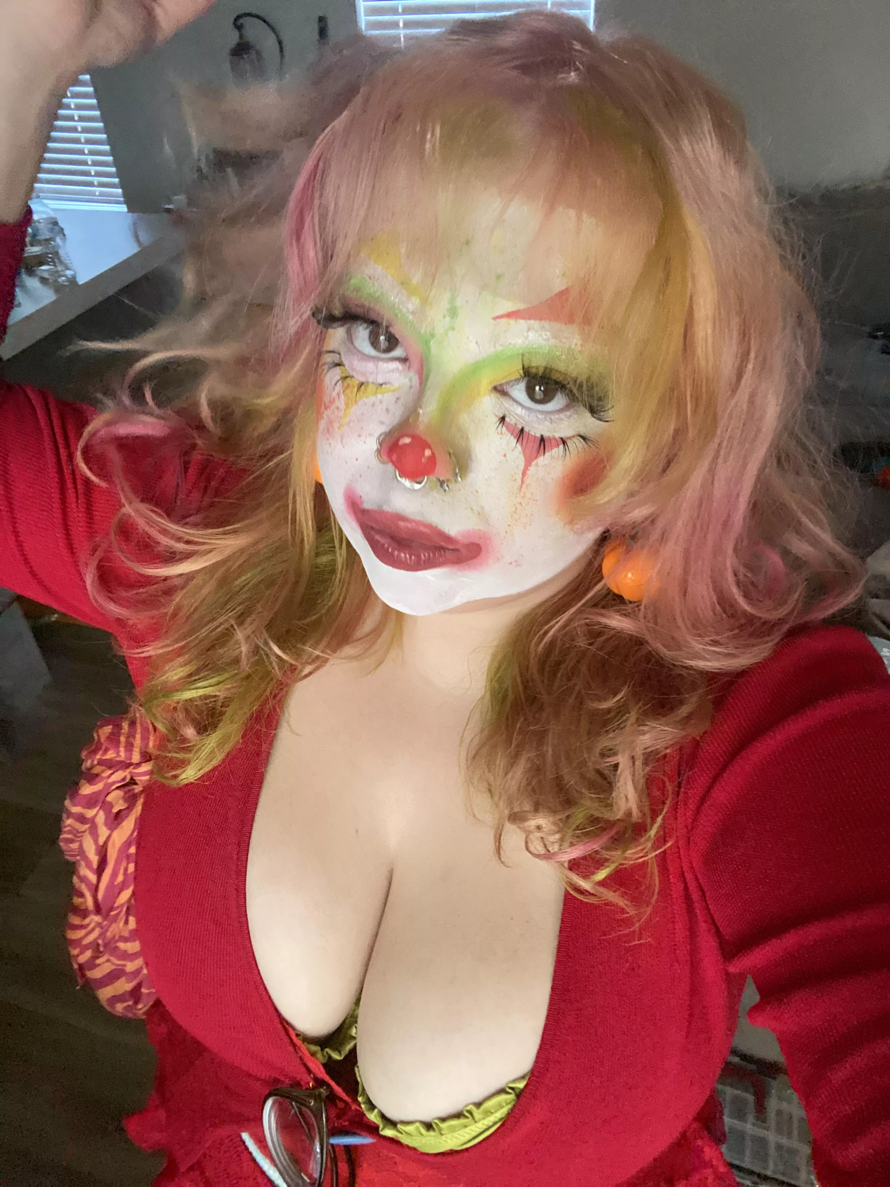 You can cum inside my clown car 🚗 