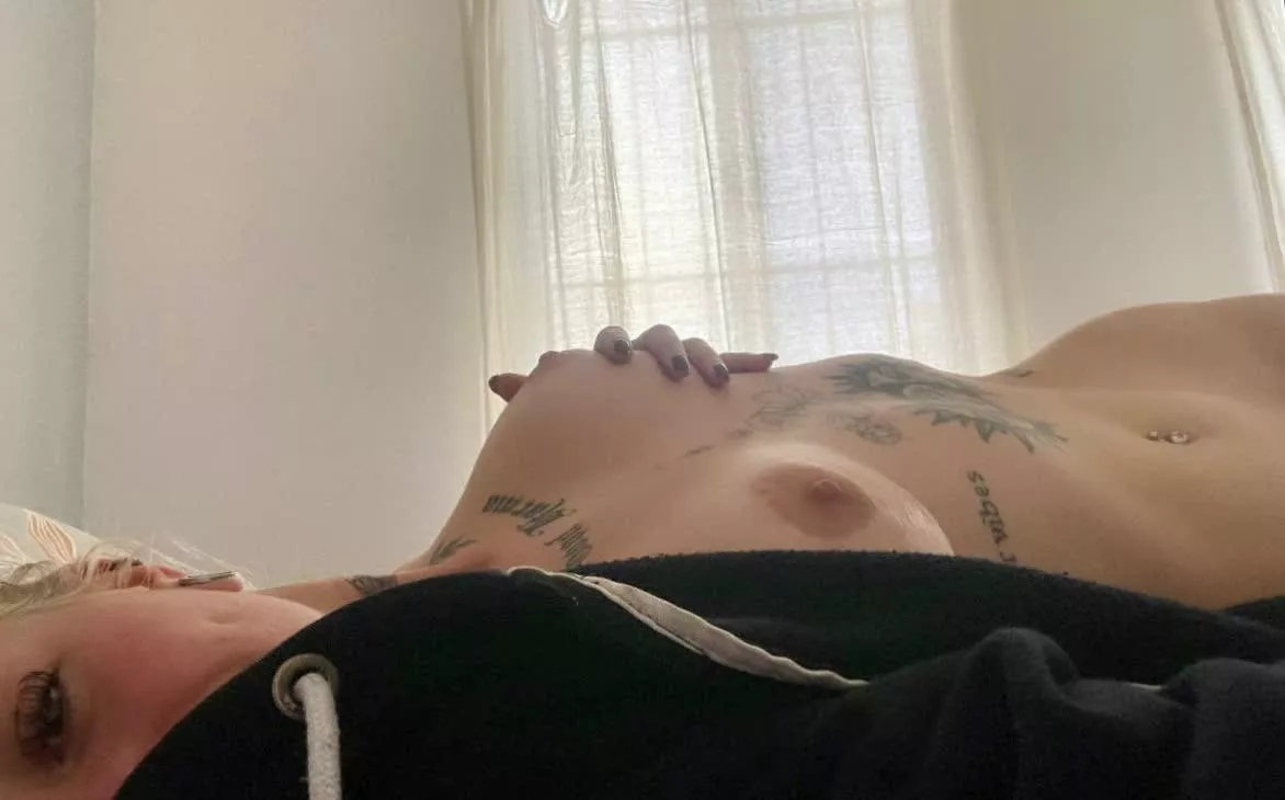 you hungry for some hard titsss