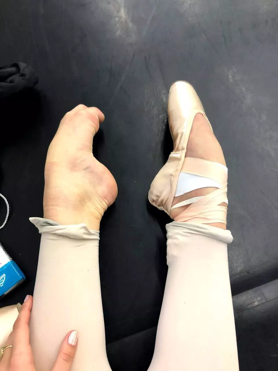 You know how smell my ballet feet ? You know how smell my ballet feet ?