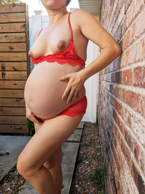 You know you stop and stare every time my pregnant body shows up in your feed