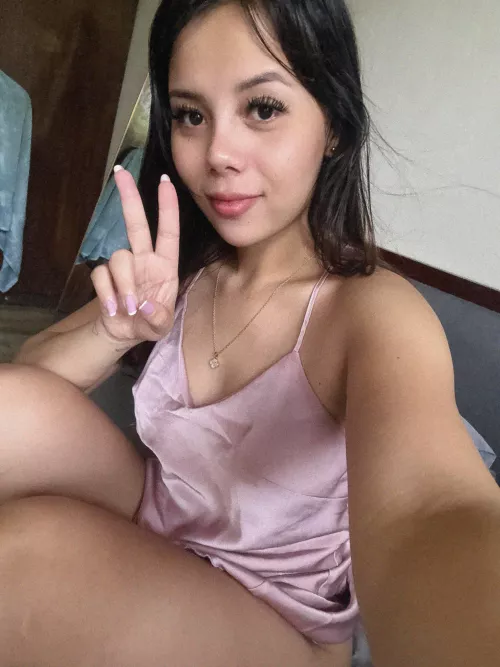 19 F4M I'll let you do what you want me with a smile 