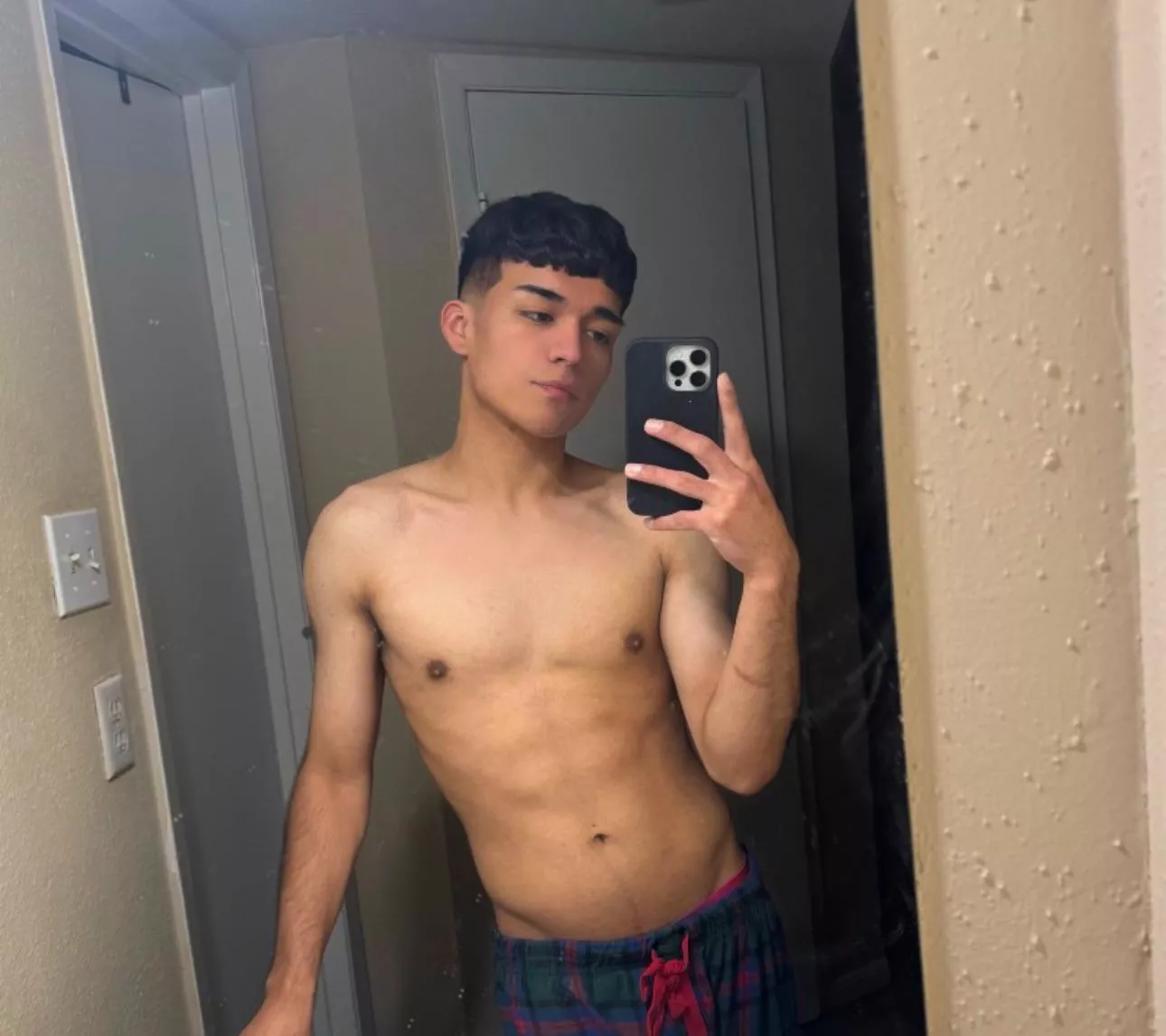 [21] anyone needs head rn in Pasadena area? Hmu 