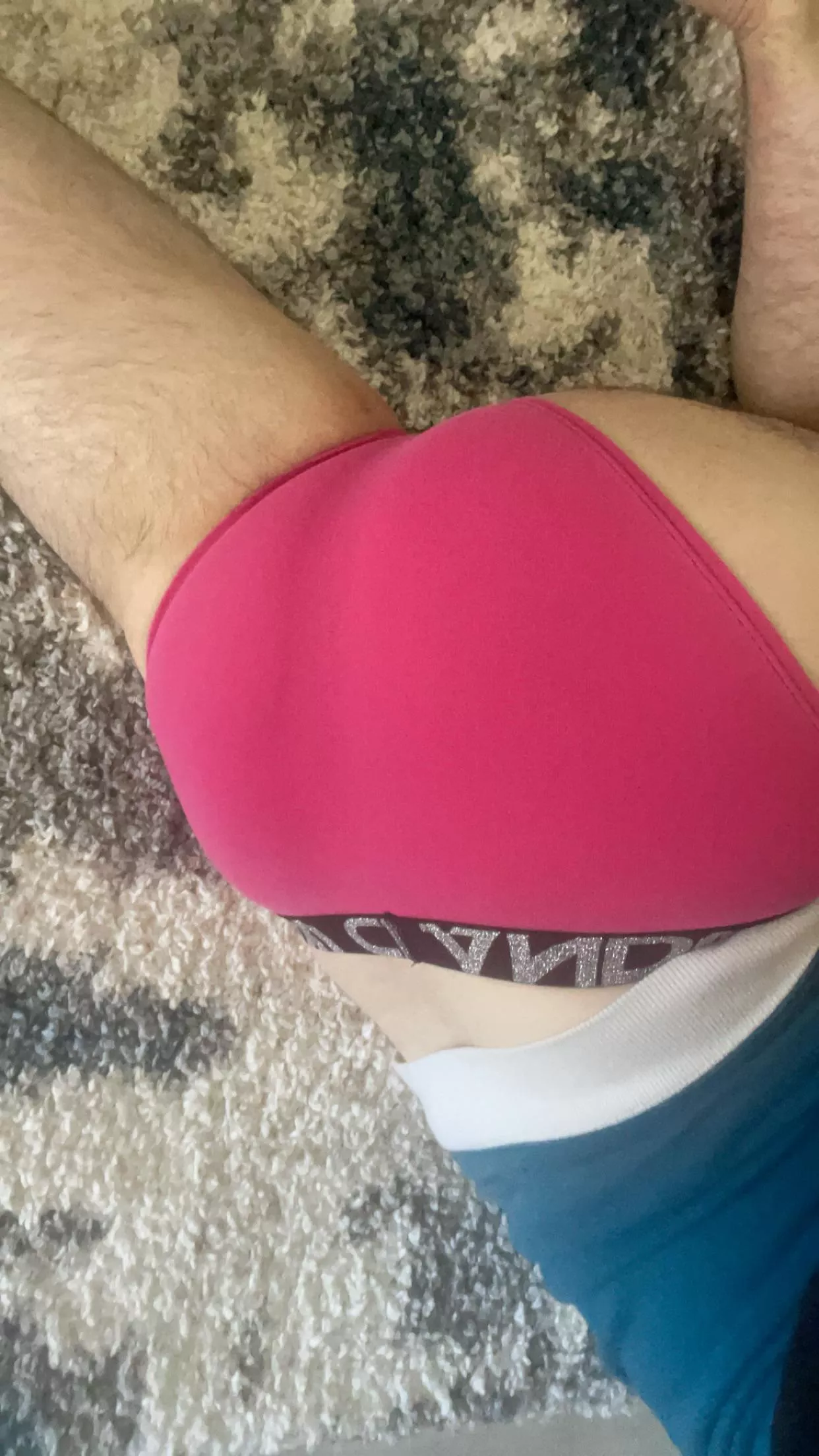 24 cheating white bottom looking for nl top this morning 