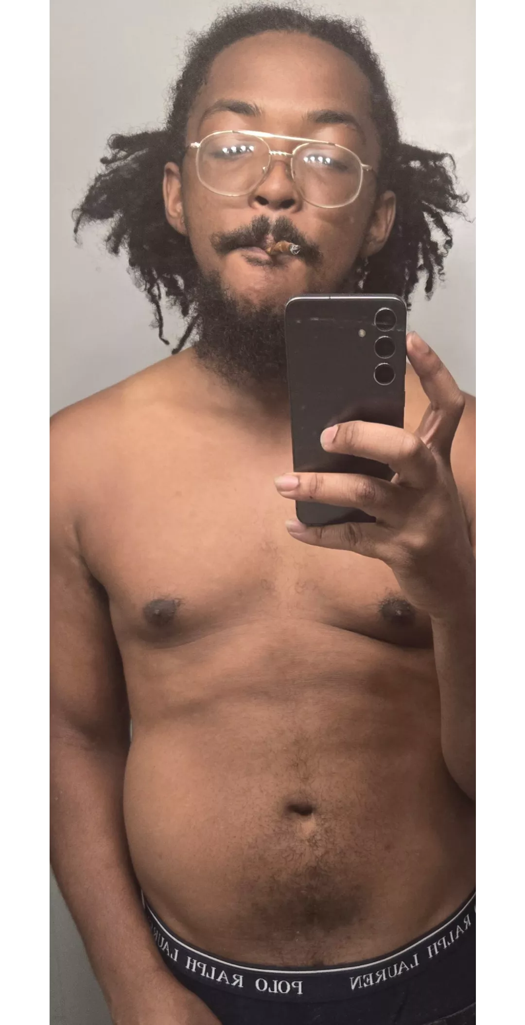 25 looking for [M4MF] couples #Orlando let's smoke/drink and connect