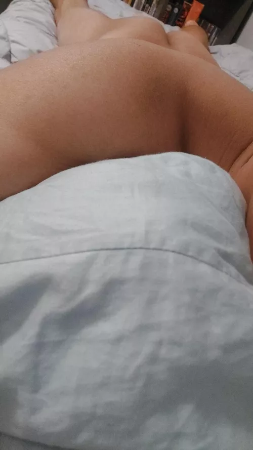 25 naked and horny. Hmu @joshwhy54 and make each othercum