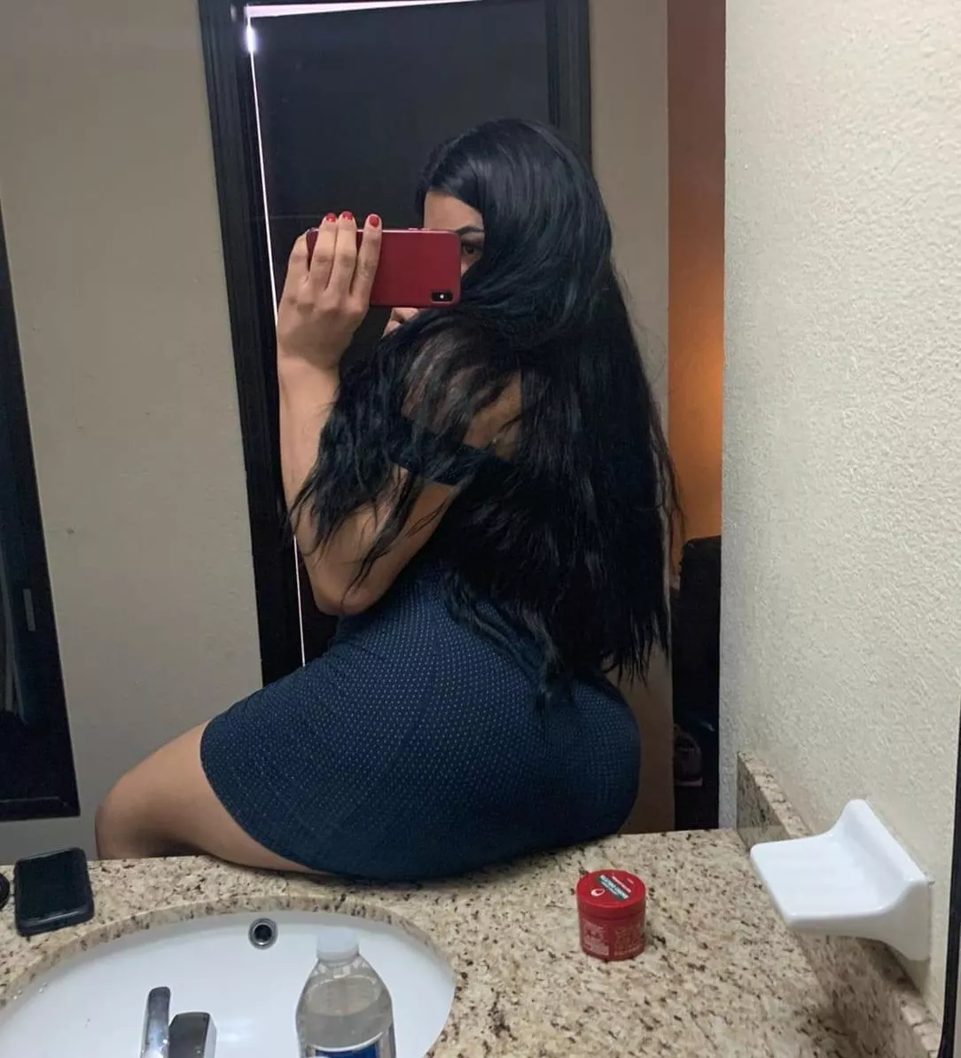 28 [t4m] #Orlando I'm looking for a guy who wants his cock sucked in the gloryhole. Looking for big dick and straight guys.