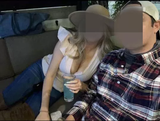 28M/26F looking for couples only! NO SINGLE MEN!