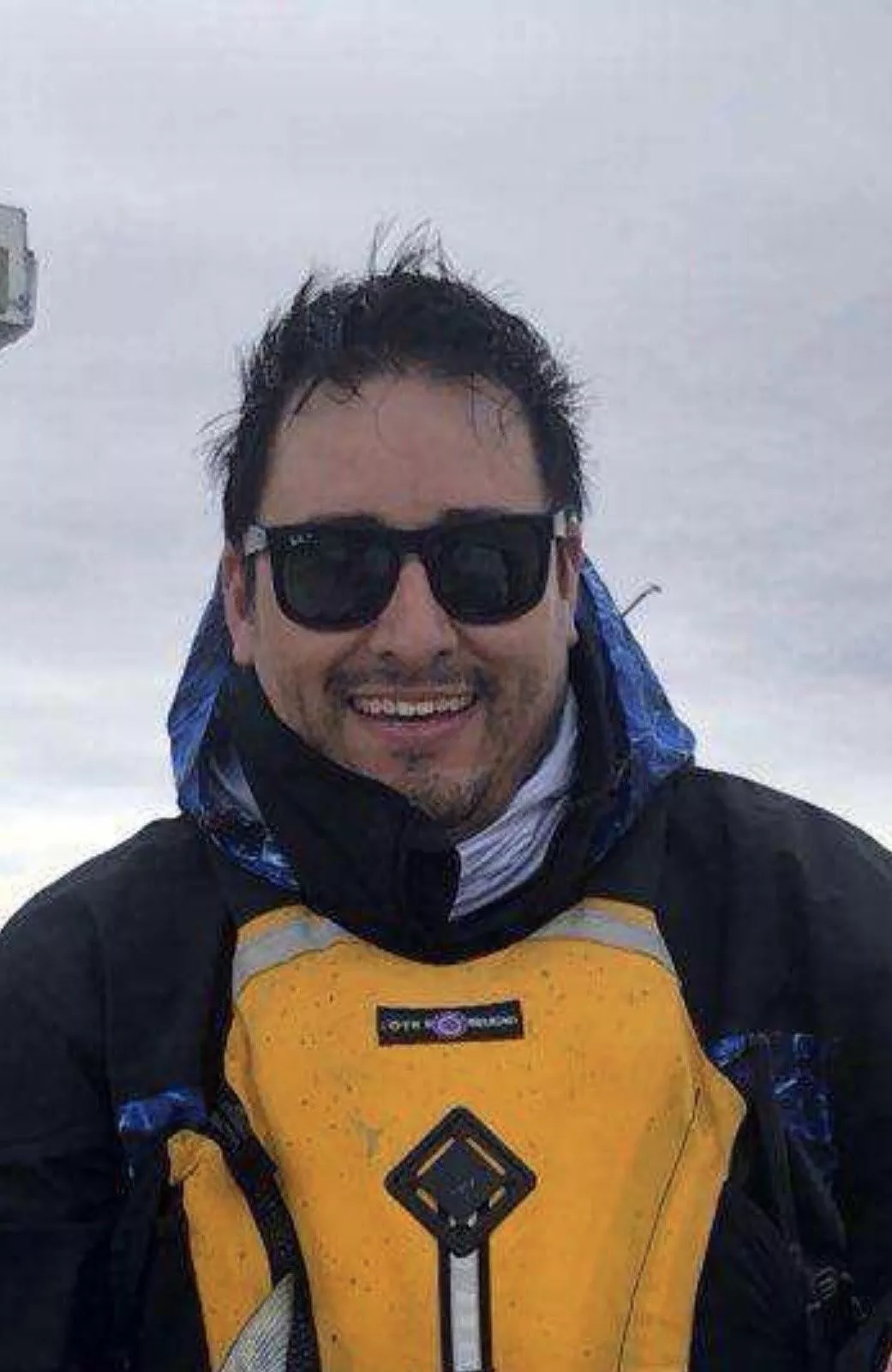 37m4 f/mf hawkers island 1nov-3. Can do drinks and see where it leads