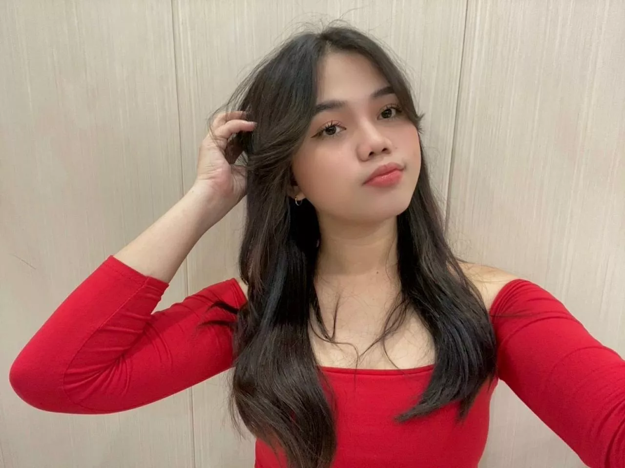 A little wave a lot of cute