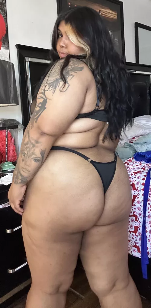 An innocent looking bbw queen with a nice 🍑 