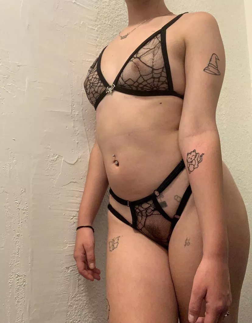 anyone like goth girls? 😝
