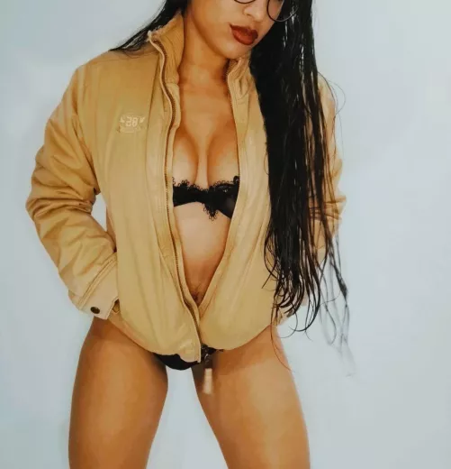 be happy to play with me, I usually have fun too
I offer [gfe] [pic][vid] and [dickrate][sexting] [cam]...