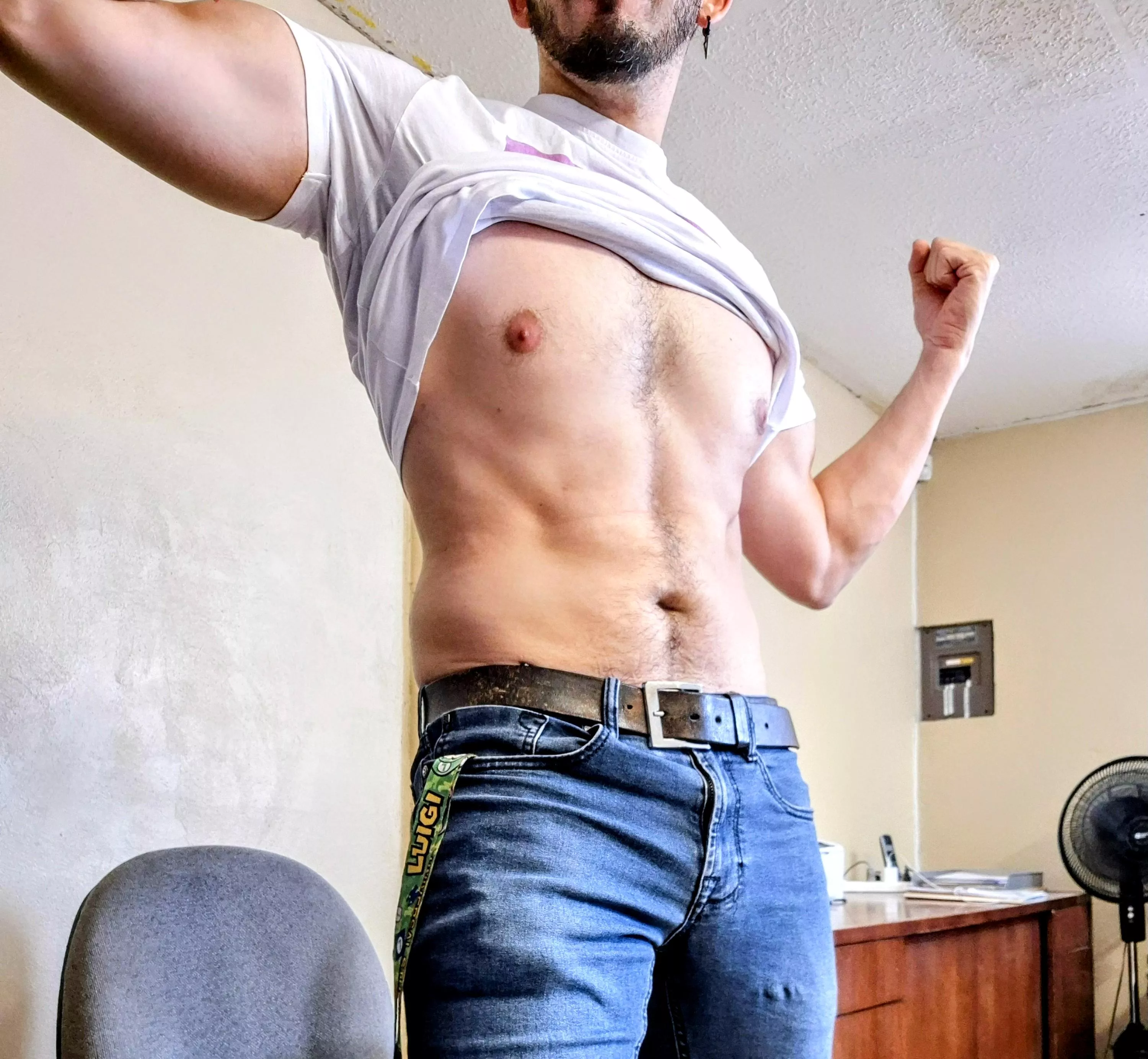 Biceps, chest, abs and beard anything else you like? Gaymer gymrat geek here (38)