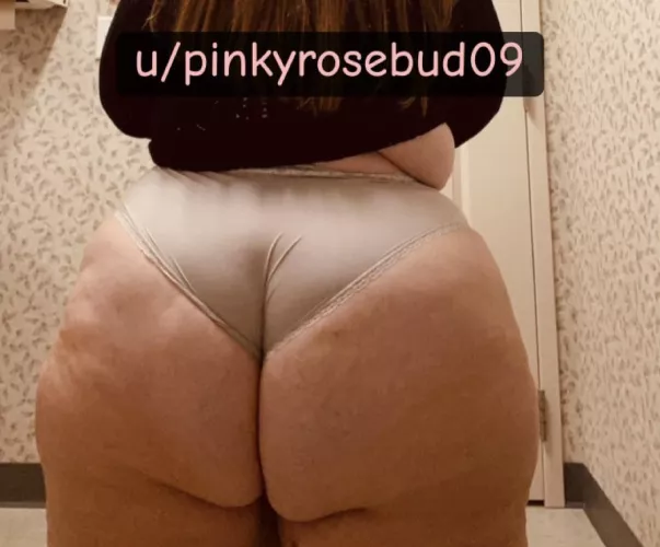 Bigger the berry sweeter the juice 🍑💦